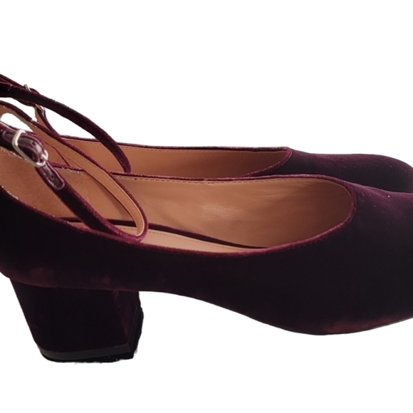 Sigerson Morrison Burgundy Velvet Heels - Picture 3 of 9